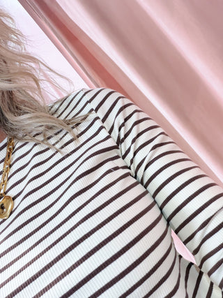 Alicia Longsleeve - Off White/Bruin