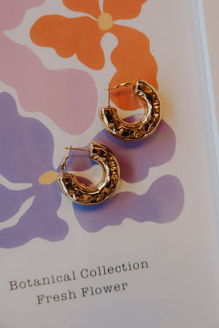 Structured Hoop Earrings - Goud